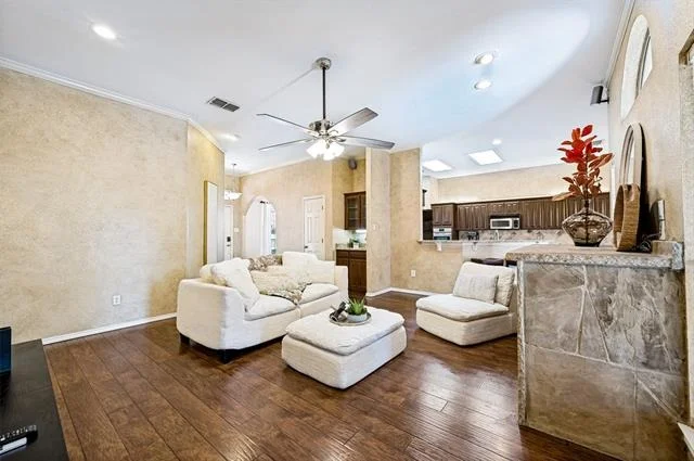 Photo of 5104 Independence Avenue