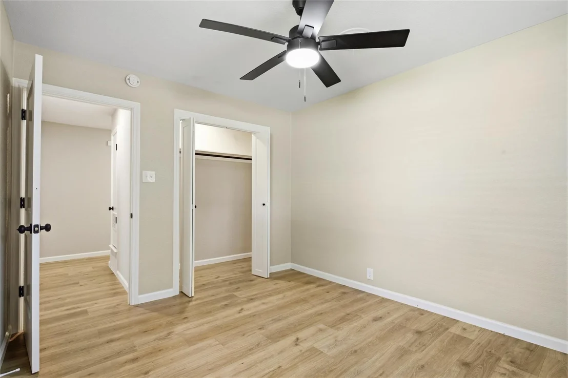 Photo of 1006 N Grant Drive