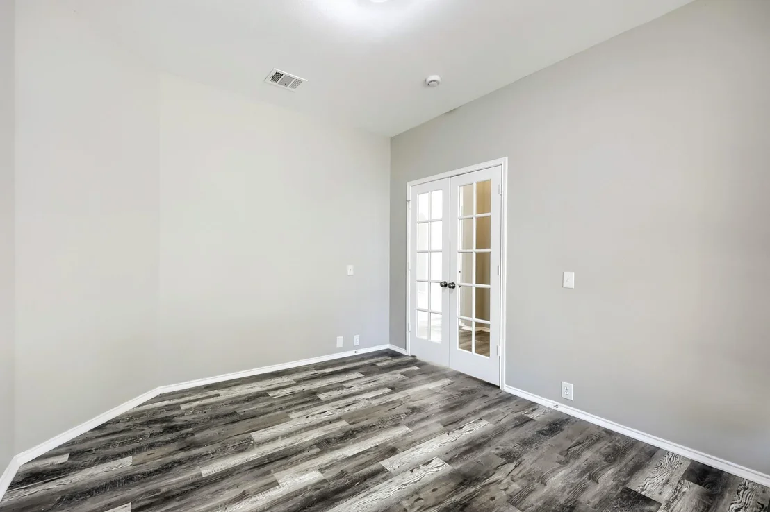 Photo of 605 Oakbrook Drive
