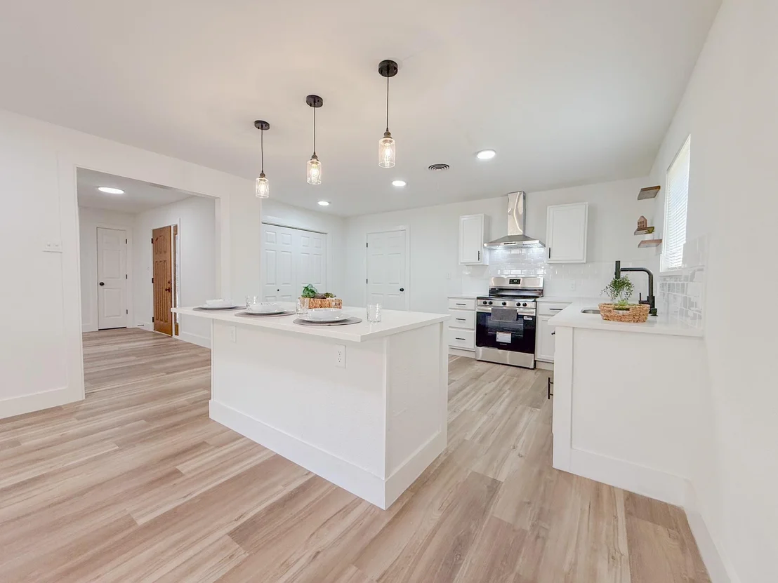 Photo of 228 Hallbrook Drive