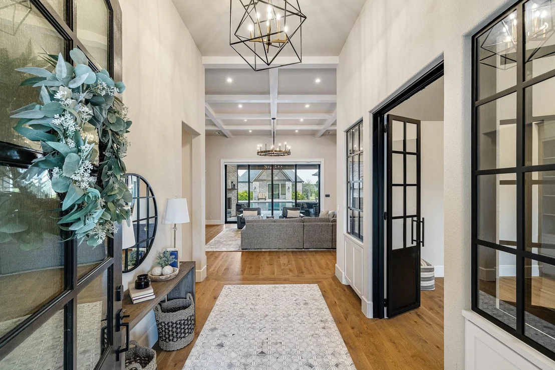Photo of 660 Louise Drive