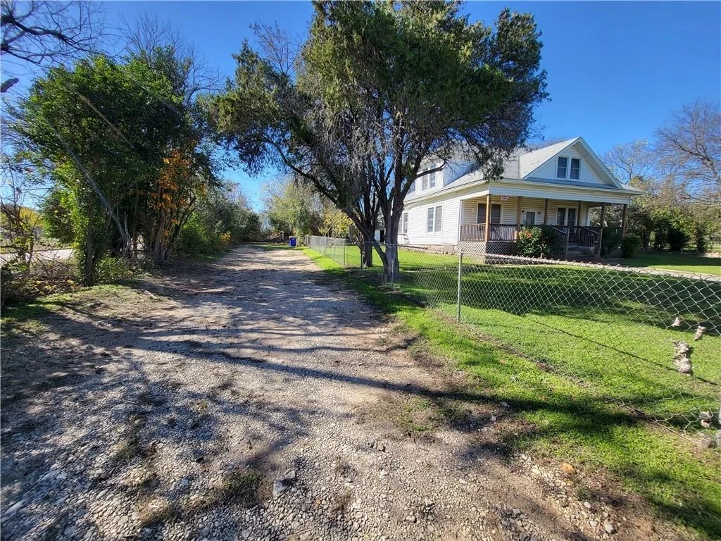 Photo of 426 N Houston Street