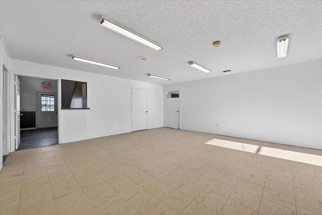 Photo of 611 W Spring Valley Road