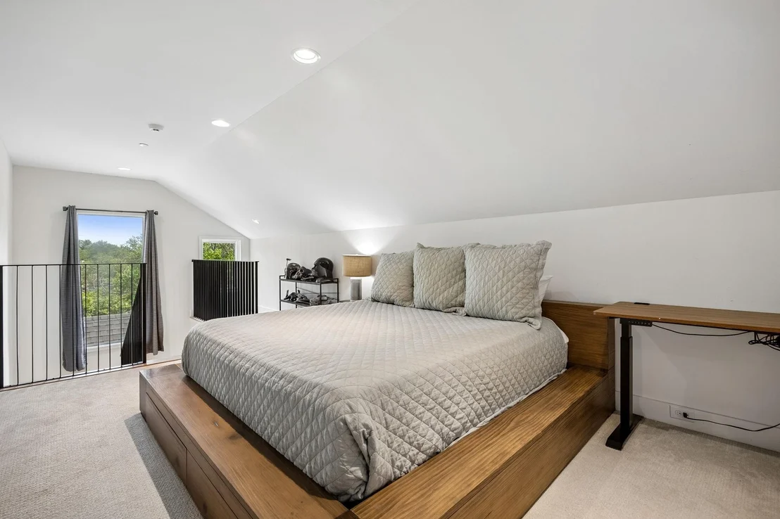 Photo of 4437 Grassmere Lane
