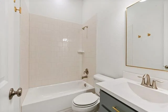 Photo of 1701 Deerwood Lane