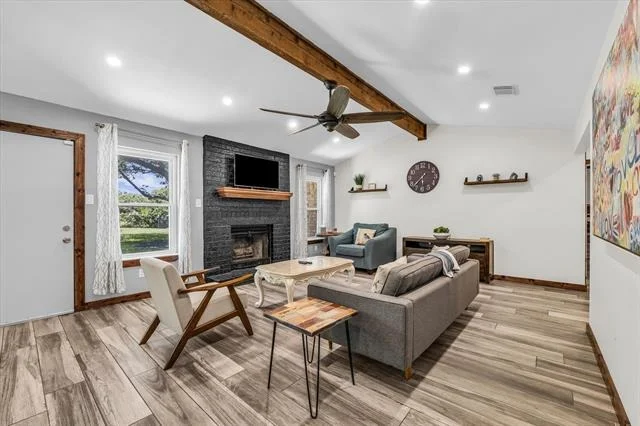 Photo of 316 E Chapman Road
