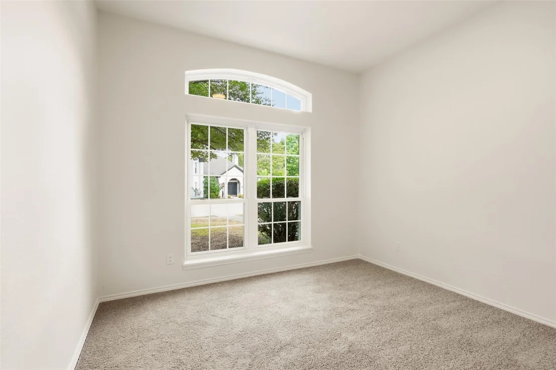 Photo of 812 Fall Drive