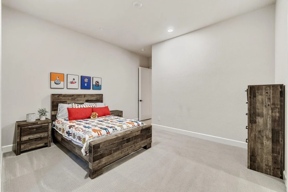 Photo of 660 Louise Drive