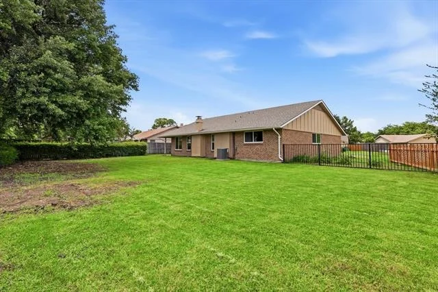 Photo of 2804 Elk Grove Road