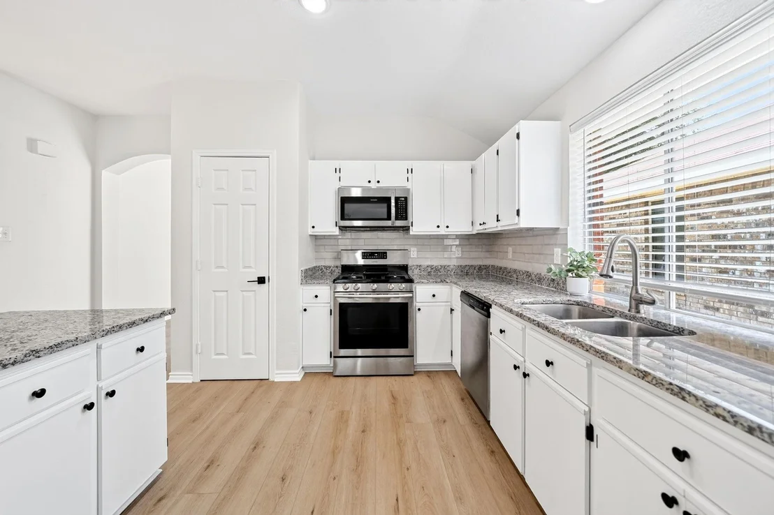 Photo of 7606 Harbor Drive