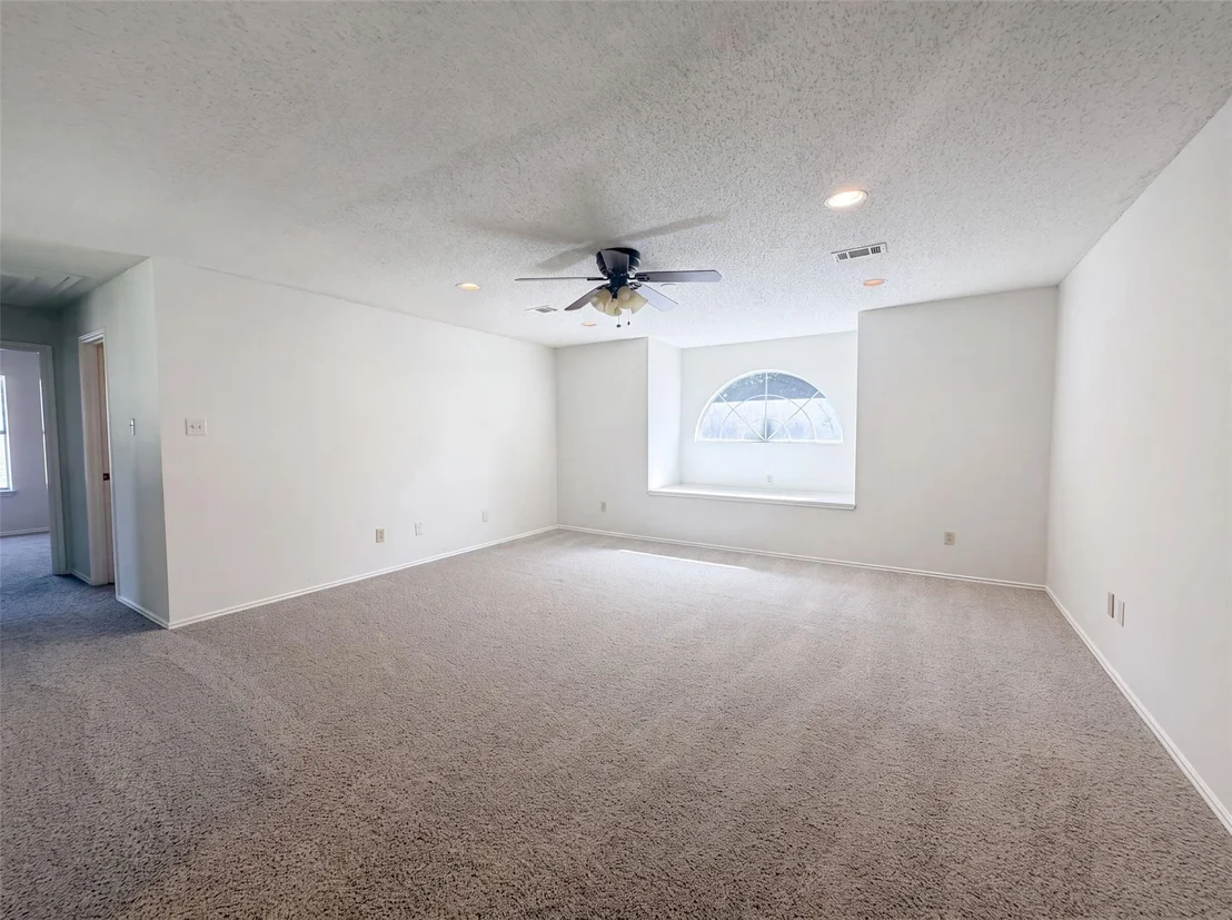 Photo of 905 Ridgemont Drive