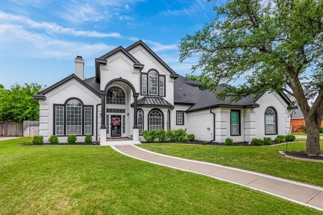Photo of 1625 Lakeshore Drive