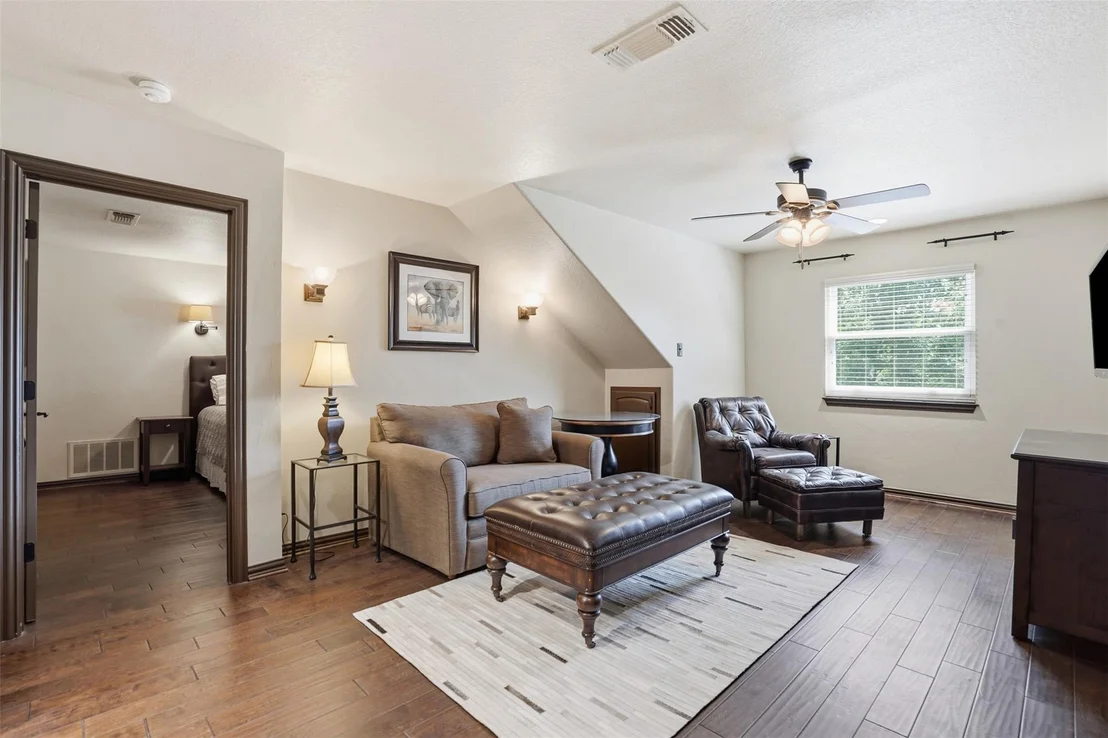 Photo of 9310 Bellechase Road