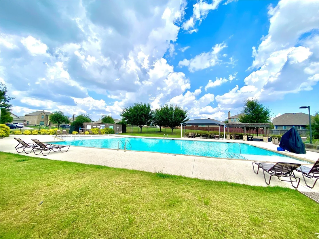 Photo of 465 Pollyann Trail