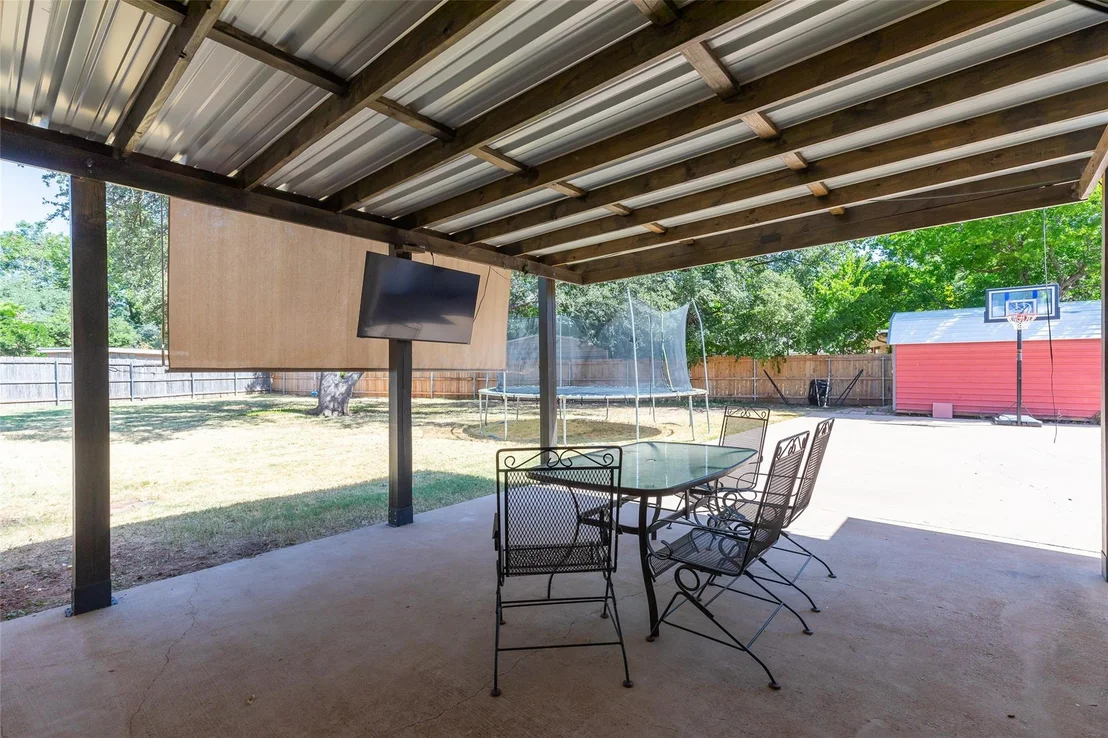Photo of 1842 Elmwood Drive