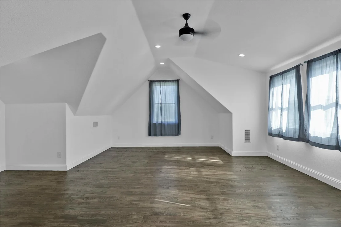 Photo of 8023 Pennington