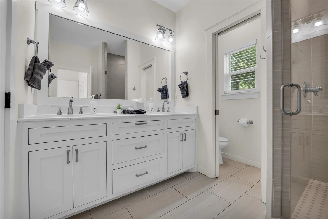 Photo of 2811 Washington Avenue
