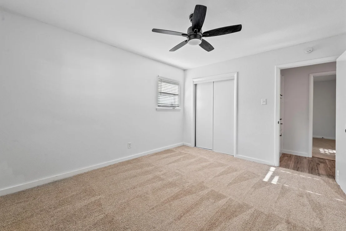 Photo of 600 Circleview Drive N