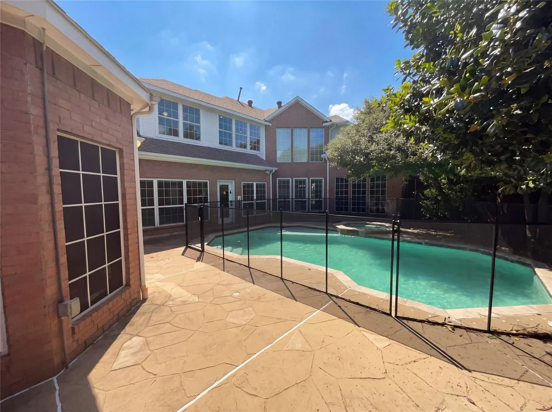 Photo of 2400 Creekview Drive