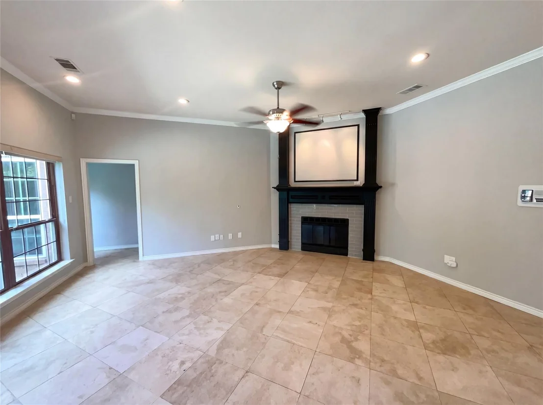 Photo of 2400 Creekview Drive