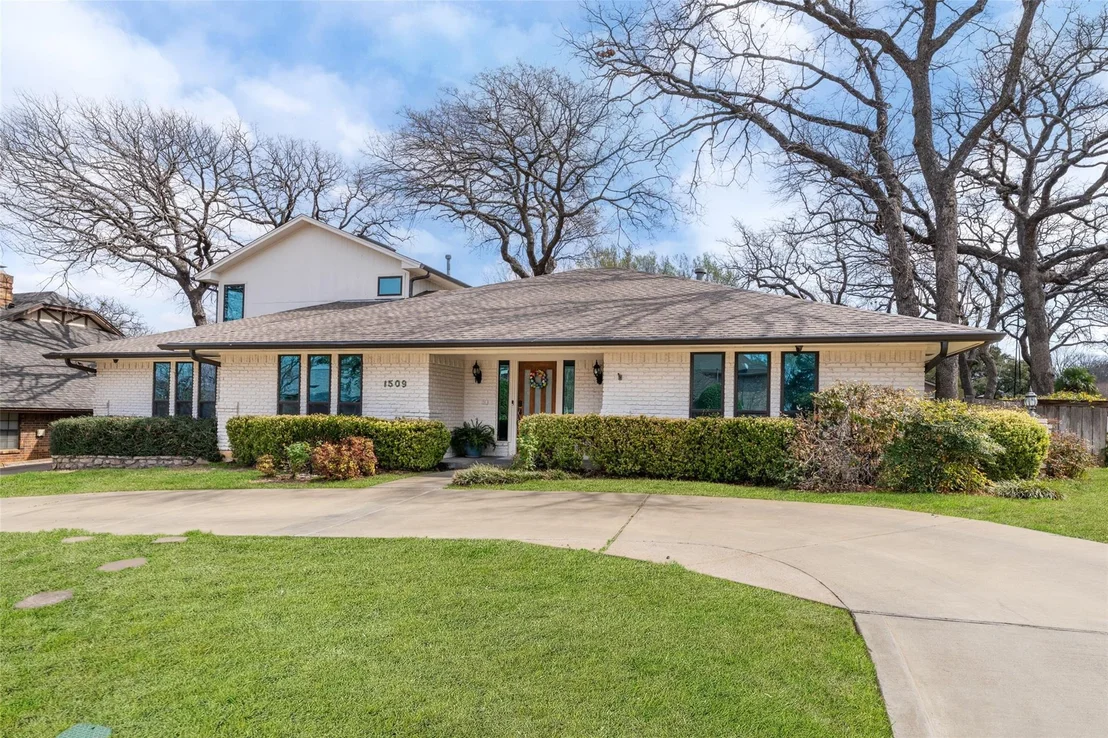Photo of 1509 Riverview Drive