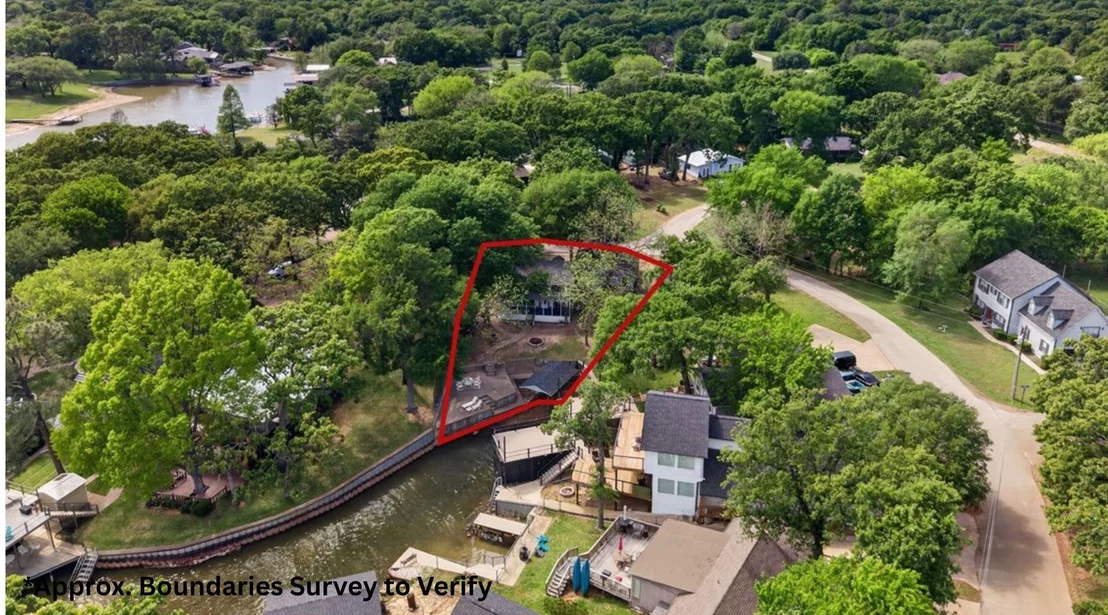 Photo of 1529 Oak Shore Drive
