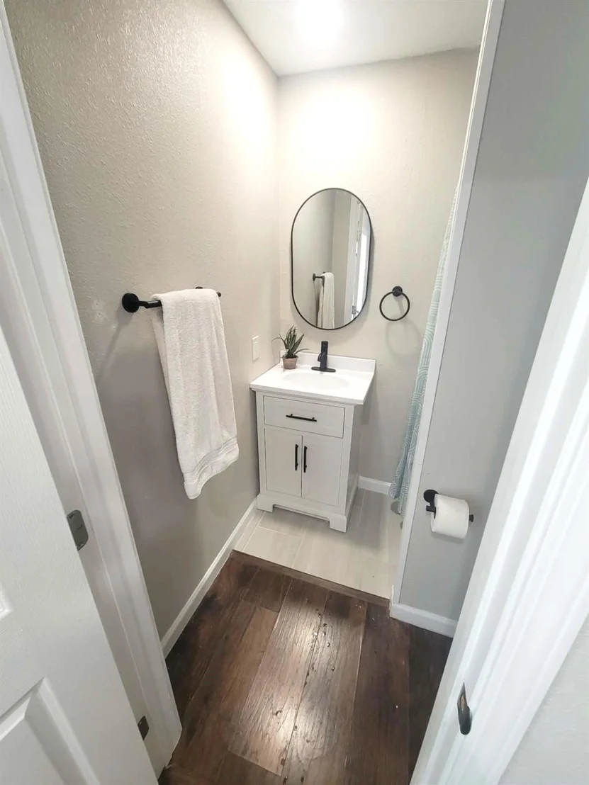 Photo of 103 W Cayuga Drive