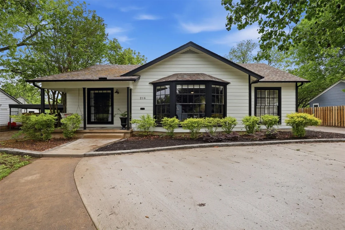 Photo of 216 Sunset Drive