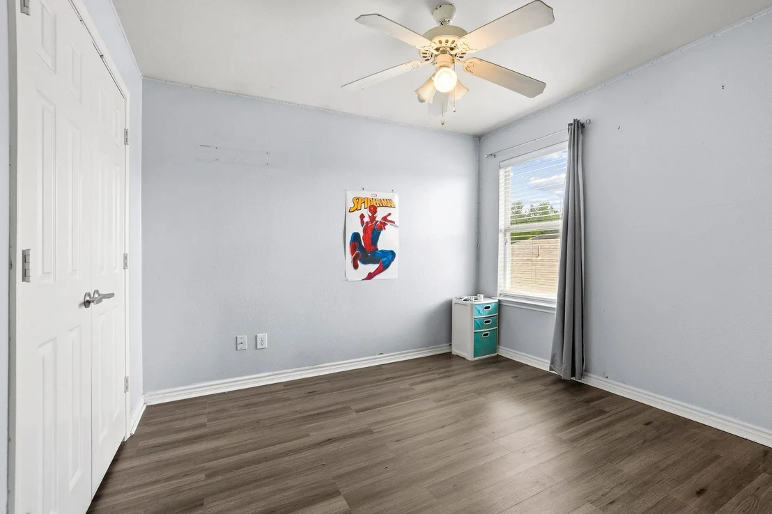 Photo of 704 Acacia Drive