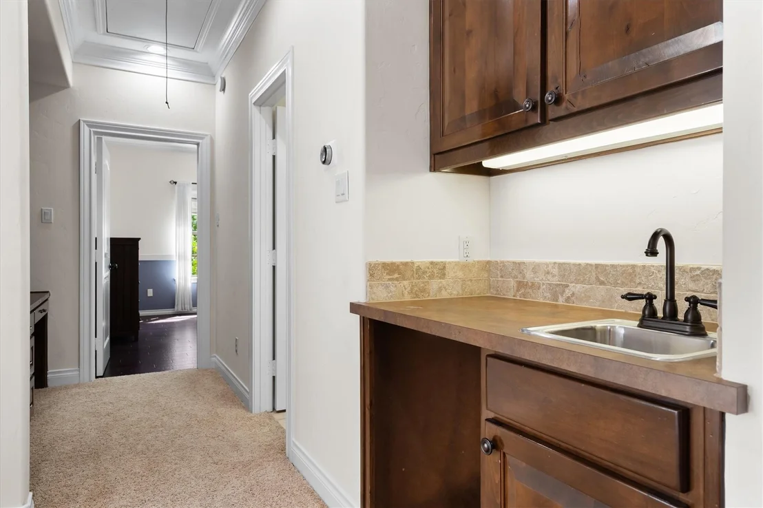 Photo of 3225 Clubview Drive