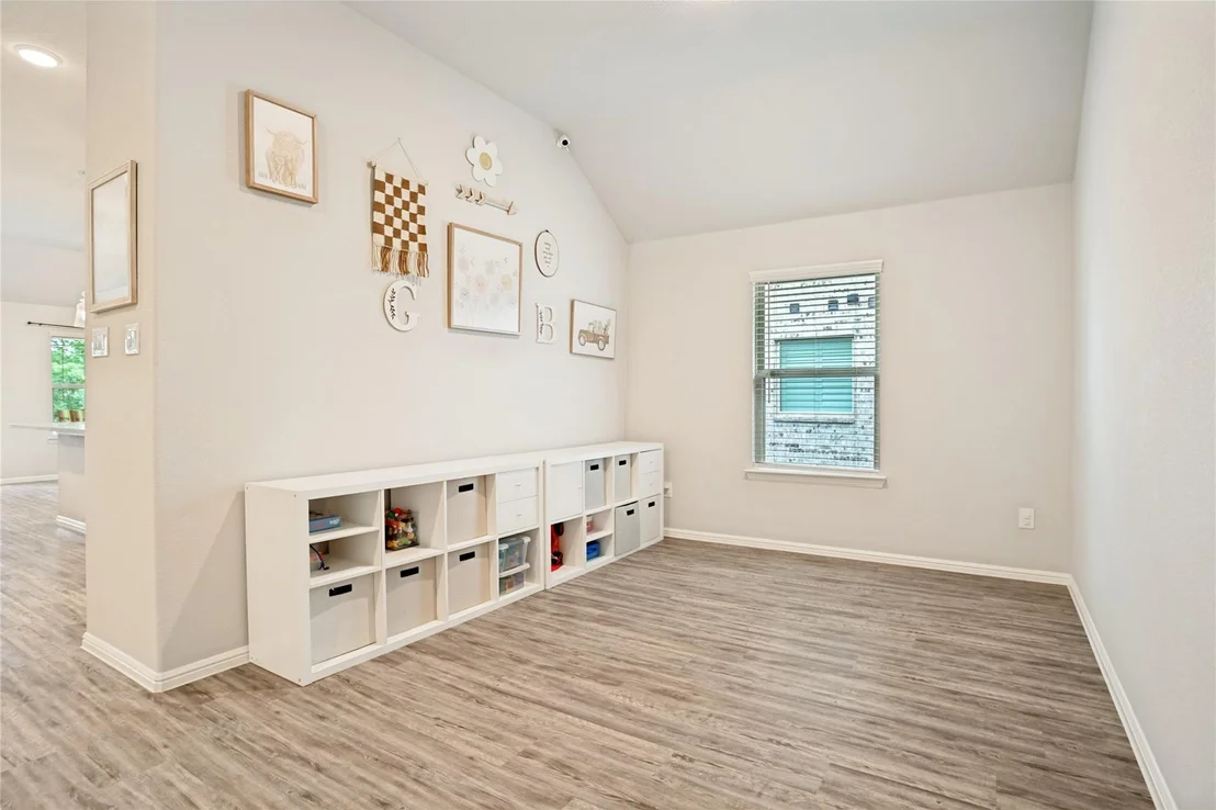 Photo of 925 Royal Lane