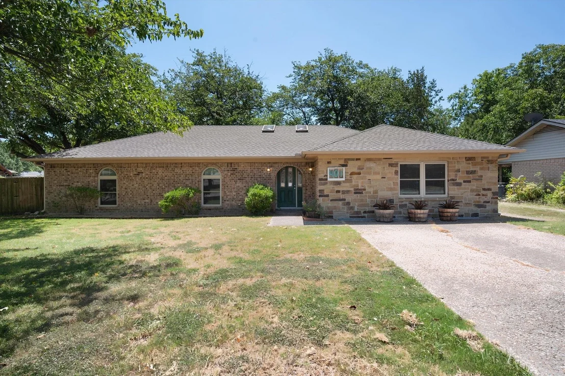 Photo of 401 Hutson Drive