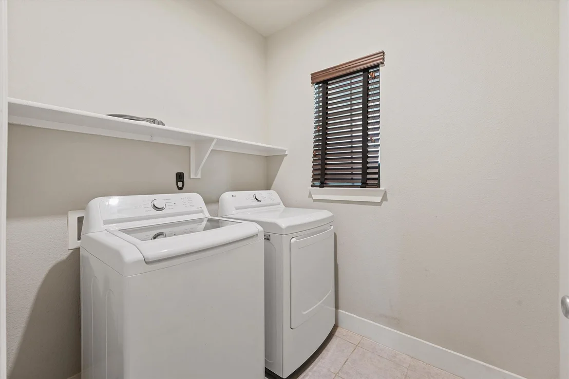 Photo of 2044 Longbridge Road
