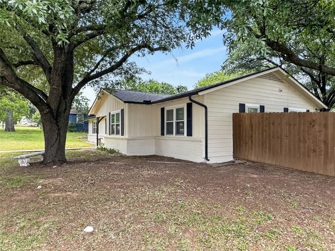 Photo of 617 Dunaway Lane