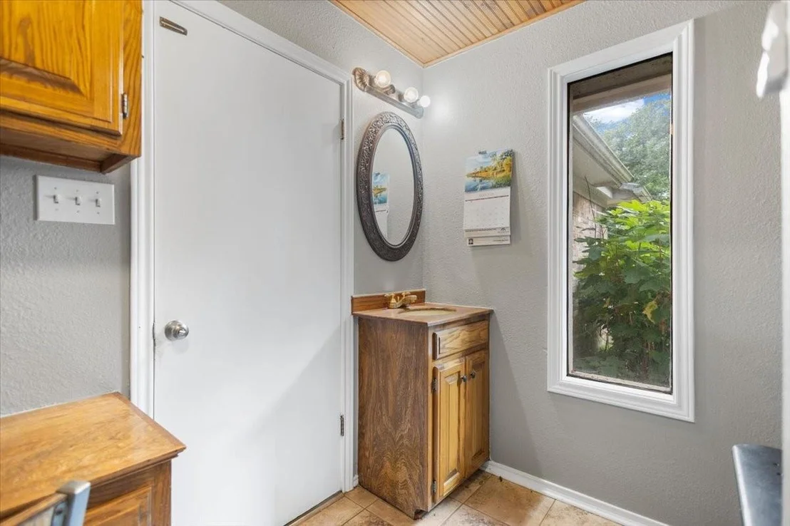 Photo of 241 Hideaway Lane Central