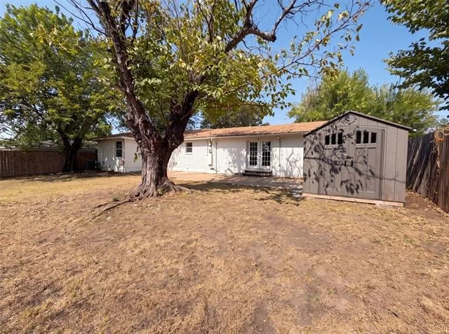 Photo of 832 Central Drive