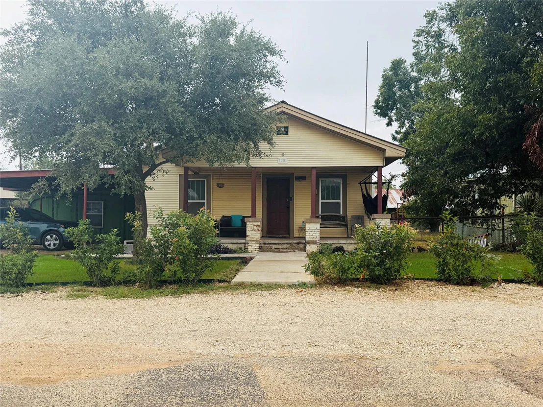 Photo of 1201 W 5th Street