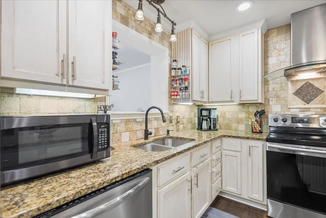 Photo of 1327 BRIDLE PATH Lane