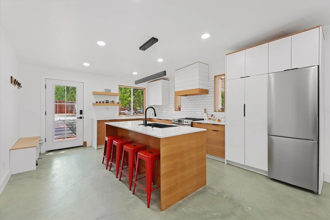 Photo of 9732 Mackenzie Brook