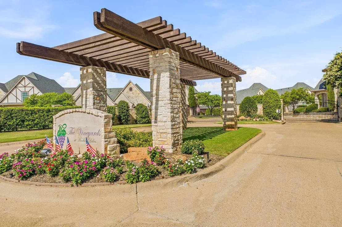 Photo of 2414 Vineyard Drive