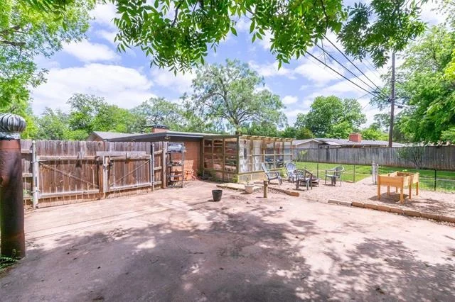 Photo of 734 Westwood Drive