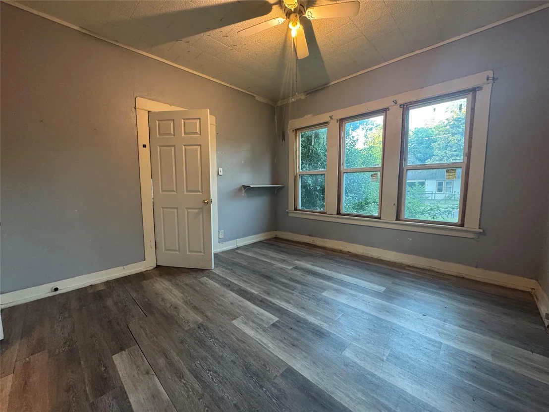 Photo of 2721 Homan Avenue