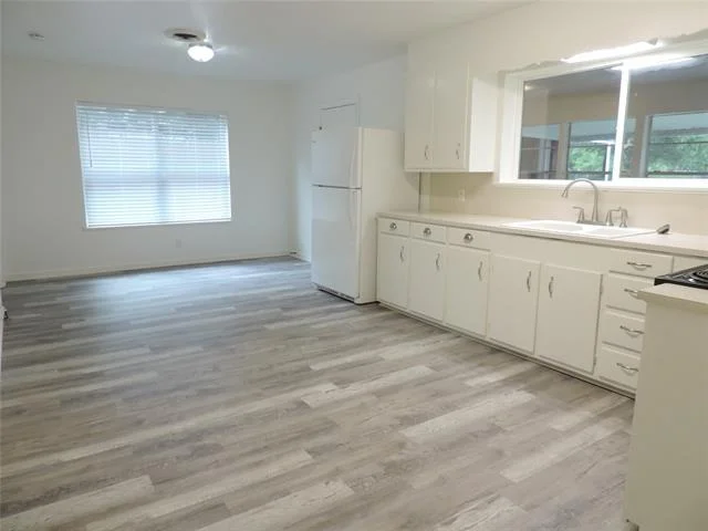 Photo of 581 Alexander Road
