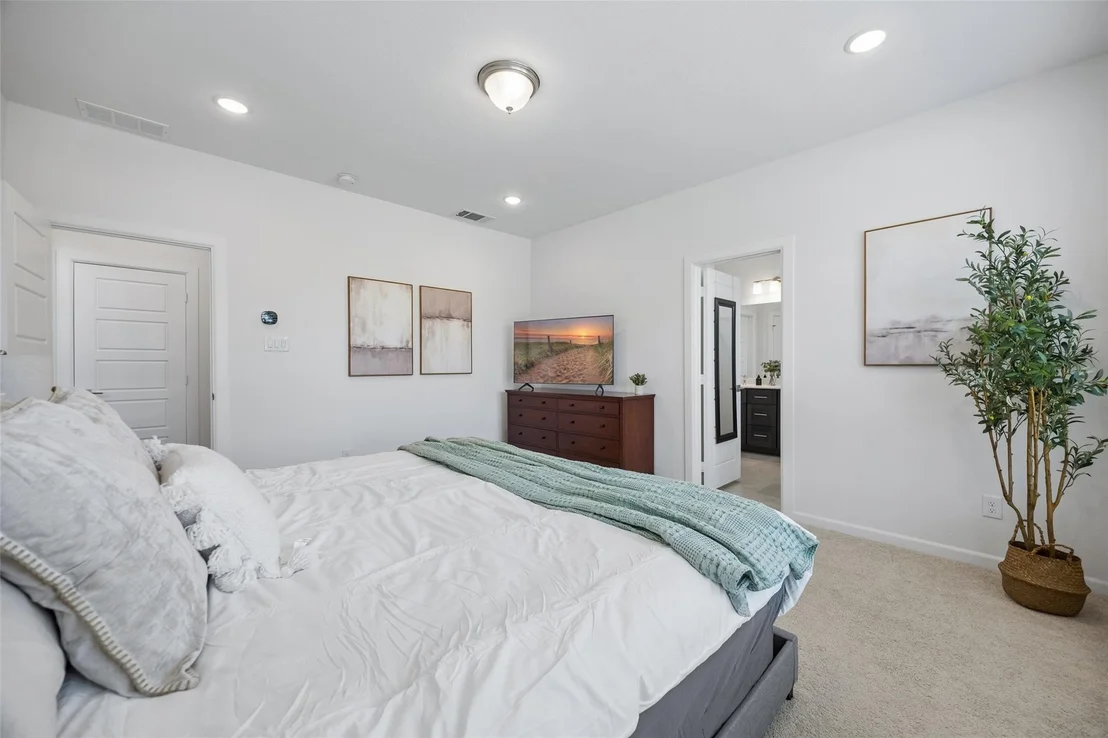 Photo of 621 Hummingbird Drive