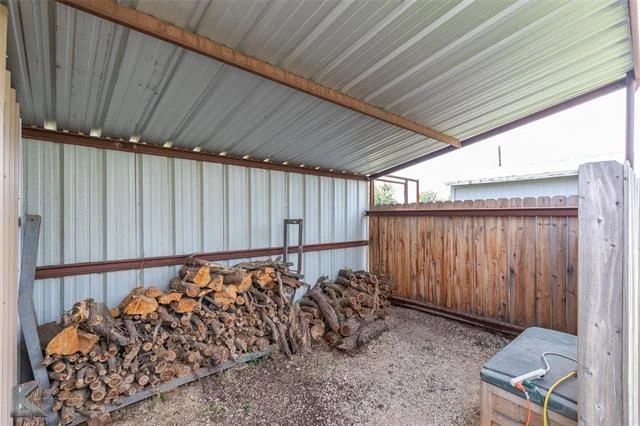 Photo of 1070 Larned Lane