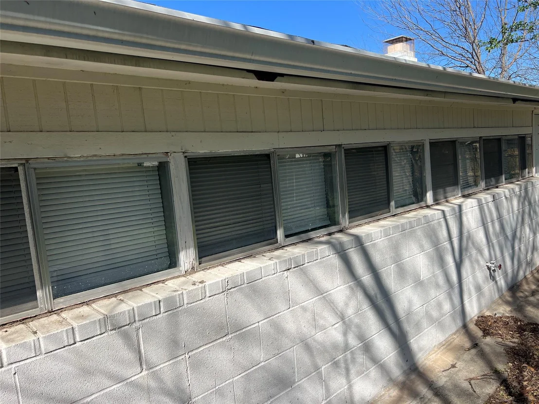 Photo of 6036 Harrison Way