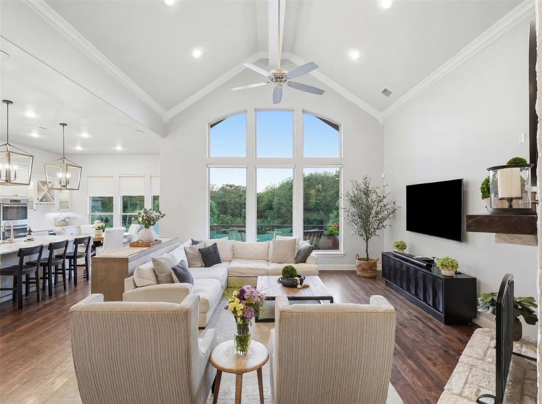 Photo of 1221 Falcon Drive