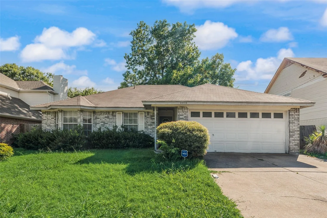 Photo of 6010 Maple Leaf Drive
