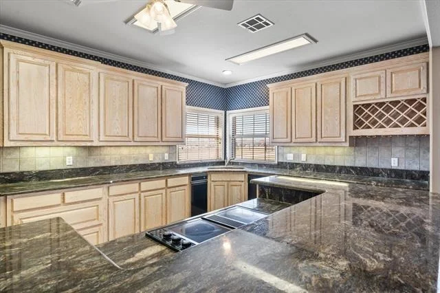 Photo of 1141 Lake Halbert Road