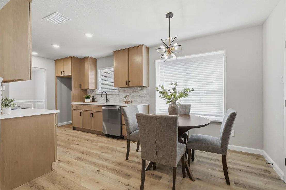 Photo of 924 Edgefield Trail